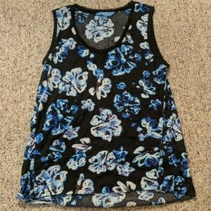 Sleeveless floral dress shirt